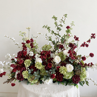 Fleurs artificielles réutilisables pour allée de mariage, arrangements floraux bordeaux et blancs pour la décoration de l'allée de mariage en église