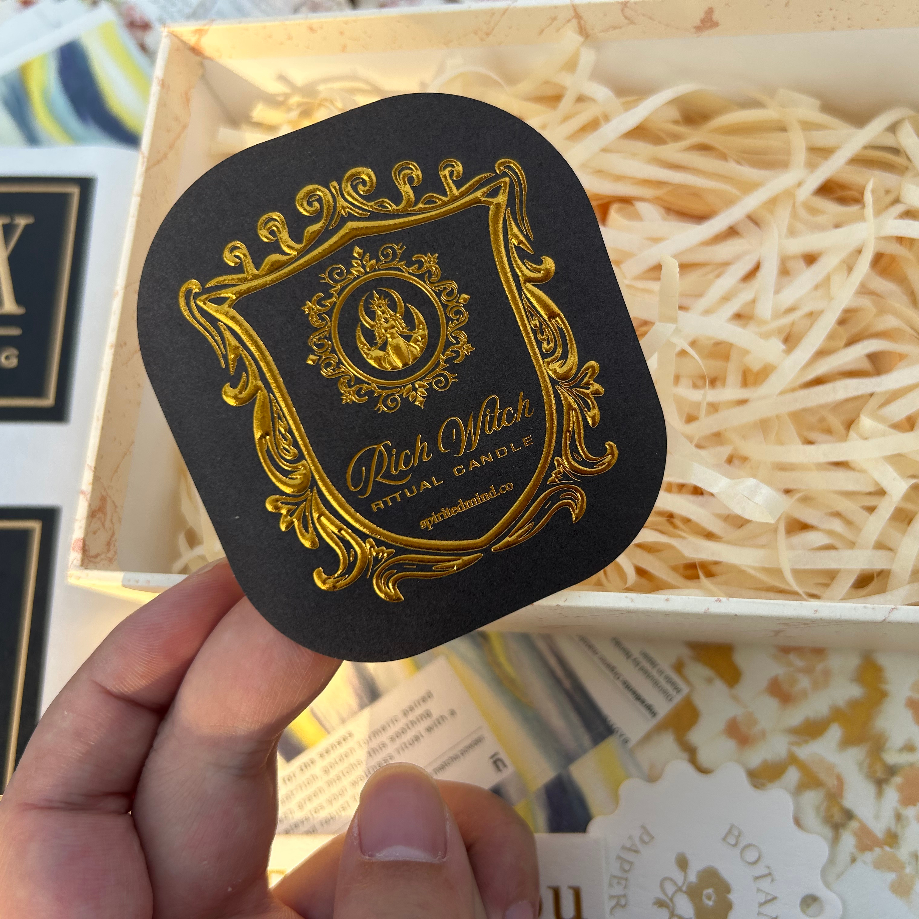 Custom Printed 3d Embossed Logo Labels for Packaging Luxury Gold Foil Embossed Adhesive Sticker Printing Label Round Stickers