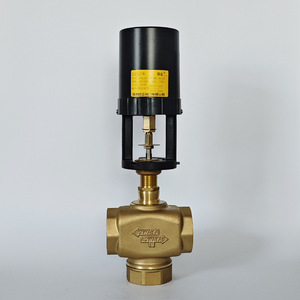 Vanne électrique à trois voies en laiton avec contrôle de température pour la régulation du débit d'eau, utilisation CVC, protection IP54 - Product Image 1