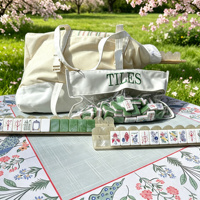 Ensemble complet de tuiles de mahjong en acrylique vert jade printanier avec supports de mahjong, sac de mahjong et accessoires complets