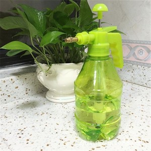 เครื่องพ่นน้ำแบบปรับได้ ขนาด 1.5 ลิตร สีเขียว สำหรับทำสวนในบ้าน กระบอกฉีดน้ำพลาสติกพร้อมพวยยาวและฟังก์ชั่นพ่นแรงดัน - Product Image 2
