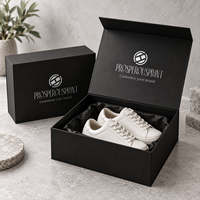 Boîte à chaussures rigide à fermeture magnétique personnalisée, boîte cadeau de luxe en carton noir pour baskets avec logo personnalisé pour l'emballage des chaussures