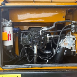 Excavatrice SANY SY215C d'occasion de qualité supérieure, faible nombre d'heures, hydraulique d'origine, 21 tonnes, pelle sur chenilles moyenne - Product Image 2