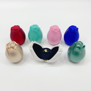 Caja de anillo en forma de rosa para el día de San Valentín, embalaje de joyería abierto de doble cara, moderno y elegante - Product Image 6
