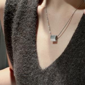 Collier pendentif pour femme en argent pur S925, serti de diamants brossés, turquoise, style antique de luxe léger, design ovale - Product Image 3