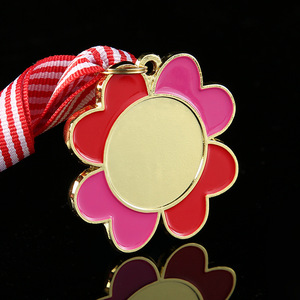 Médaille trèfle à quatre feuilles Qingwei Or Argent Bronze Personnalisable pour enfants, récompenses scolaires de maternelle, récompenses de lecture et de chant - Product Image 3