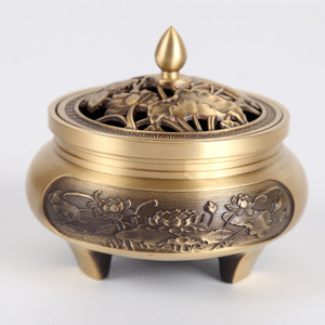 Brûleur d'encens en cuivre pour usage domestique, aromathérapie d'intérieur, brûleur d'encens à trois pieds sculpté en forme de lotus, brûleur d'encens en bois de santal - Product Image 1