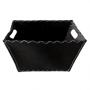 Pots et jardinières en caoutchouc recyclé, design personnalisable pour une utilisation en jardin, seaux en caoutchouc toutes saisons (HG 13-0538) - Product Image 1