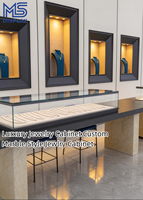 Design d'intérieur de bijouterie de luxe, vitrine de présentation de bijoux sur mesure avec éclairage LED, moderne et écologique