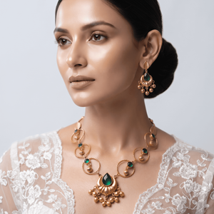 Antique Gold Plated Emerald Green Gemstone Circular Motif Imitation Necklace Perfect Pick for Festive Party Outfit Wear - Product Image 2