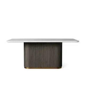 Mesa de comedor de madera de roble oblonga estriada y latón, mesa de comedor moderna de mármol