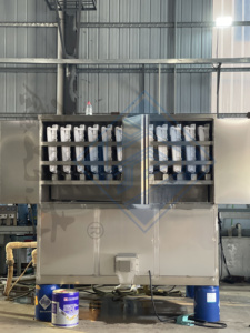 Máquina de Hielo Comercial de 2T, 3T, 4T, 5T y 10T, Cubos/Hojuelas/Tubos/Bloques, Gran Capacidad, Acero Inoxidable de Grado Alimenticio, con Certificación CE - Product Image 5