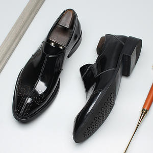Zapatos de Cuero Casuales de Negocios, Estilo Otoñal, con Tallado Brook, Punta en Pico, para Hombre, Aumentan la Estatura, Impermeables - Product Image 1