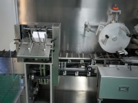 Máquina de Encajonado de Botellas Todo en Uno con Configuración de Cajas, Orientación de Botellas y Transportador Apilador para Envases de Plástico