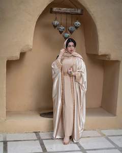 2025 U.CHIC Advanced Sense Design Vintage robe musulmane deux pièces en vrac avec décoration de cochon à l'envers grande taille pour l'été - Product Image 4