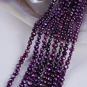 Perles baroques d'eau douce naturelles en gros du fabricant, 5-6 mm, brillantes des deux côtés, blanches, de forme irrégulière, avec trous dispersés - Product Image 1