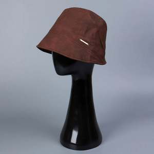 Chapeau Bob Femme en Cuir PU 2025 – Nouvelle Collection Automne Hiver – Tendance Jeunesse Décontractée Urbaine et Extérieure – Chapeau de Pêcheur avec Détail Métallique - Product Image 3