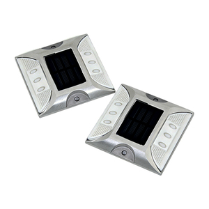 Borneaux routiers réfléchissants prismatiques à LED solaires en aluminium surélevés à haute intensité pour marques routières de motorway, borneaux ambre - Product Image 2