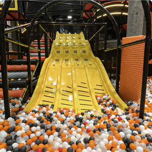 Parc <span class=keywords><strong>de</strong></span> trampolines intérieur clé en main personnalisé avec toboggan à grande vitesse et piscine à balles pour enfants et <span class=keywords><strong>adultes</strong></span>, <span class=keywords><strong>aire</strong></span> <span class=keywords><strong>de</strong></span> <span class=keywords><strong>jeux</strong></span> d'aventure - Product Image 1