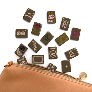 Haus of Tiles 160 Set di Tessere da Mahjong in Acrilico, Colore Taupe Caldo, Incise, di Lusso, Moderne, Portatili, per Intrattenimento e Feste - Product Image 2