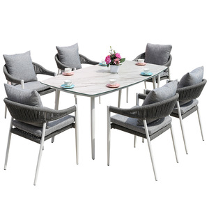 Conjunto de Mesa y Sillas de Ratán para Exteriores, 6 Plazas, con Cojines, Estructura de Aluminio, Muebles Contemporáneos para Patio, Balcón, Jardín, Terraza - Product Image 1