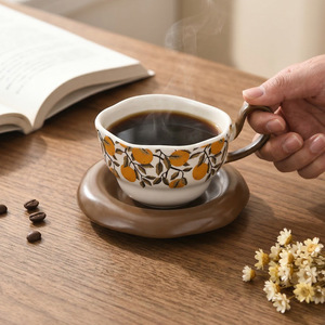 Ensemble tasse à café en céramique vintage avec soucoupe pour le thé de l'après-midi, usage domestique ou au bureau, forme ronde, motif floral, tasse pour couple - Product Image 3