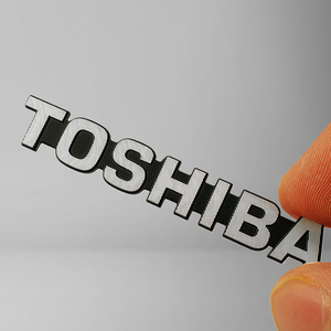 사용자 정의 현대 다이 캐스트 알루미늄 금속 확성기 상자 사운드 박스 3D 제기 양각 로고 명판 새겨진 핀 그림 - Product Image 1