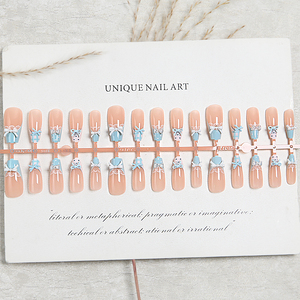 <span class=keywords><strong>Uñas</strong></span> postizas artesanales medianas con diseño de ataúd, en tono nude, con encaje francés, lazo 3D azul bebé y lunares, estilo lindo y kawaii, para uso diario y fiestas. - Product Image 4