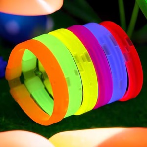 Pulseras de neón fluorescentes personalizadas de alta calidad para eventos especiales de la Escuela de graduación, para fiestas, bares, conciertos, bodas, comidas - Product Image 2