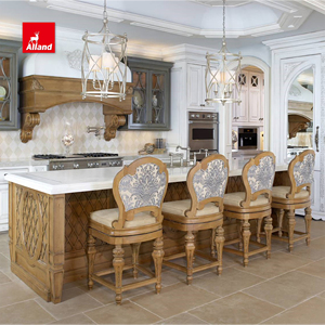 Klasik Fransız Tarzı Mutfak Dolabı, El Yapımı Masif Ahşap Roma Sütunu Mobilyaları ve Detaylı Ahşap Tavan Pervazları ile - Product Image 6