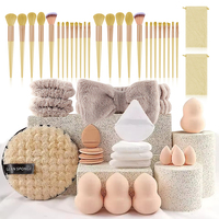 Ensemble d'outils de maquillage professionnel de 49 pièces avec anticernes et pinceaux pour le visage, poils synthétiques, éponge douce pour fond de teint, bandeau, logo personnalisé