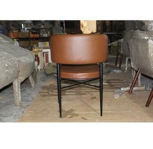 Chaises de salle à manger rembourrées au design moderne avec pieds en métal, meubles en cuir souple, siège en PU - Product Image 3