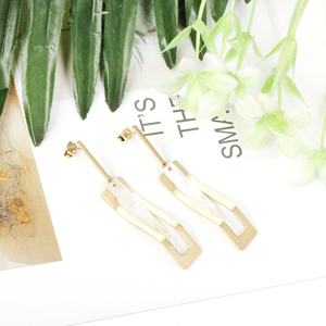 2022 New Design Popular Black and White Shells Elegant 18K Gold Plated Plating Drop Earrings Wedding/date/show Wear Earring - Product Image 5