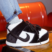 Sepatu Plush Sneaker Sandal Rumah Musim Dingin Wanita Pria Unisex Satu Ukuran