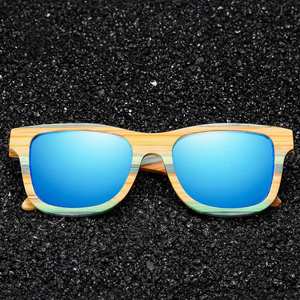 Gafas de Sol Cuadradas de Madera Personalizadas al por Mayor, Gafas de Sol Polarizadas de Bambú para Mujeres y Hombres - Product Image 3