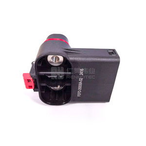 Abgewinkelter Hybrid stecker 2 8-poliger 100A 150A IP67 Wasserdichter Stecker - Product Image 3