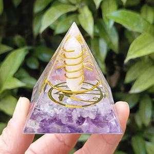 Pyramide de cristal Kogiya en améthyste, pilier blanc en résine époxy, décoration artisanale pour la maison, ornement de bureau - Product Image 4