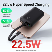 Mini batterie externe de la taille d'une carte de crédit 10000mAh Câble intégré Charge rapide 22.5W Chargeur portable ultra-compact Batterie Li-polymère