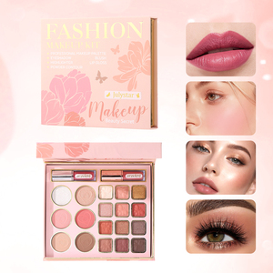 Palette di Ombretti Glitterati Vegani di Alta Qualità, Impermeabili e Pigmentati, Etichetta Privata, con Lucidalabbra - Product Image 1