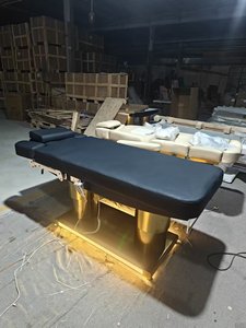 High Quality Luxury Beauty Facial Bed Comfortable Foot Control Cushion Golden Base Salon Furniture LED Light 2026 Hot Sale - Product Image 6