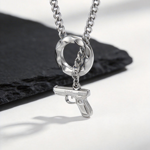 Collier Pendentif Pistolet GANG en Acier Inoxydable pour Hommes et Femmes, Breloque Arme Audacieuse, Chaîne Curb Hip-hop, Bijoux Streetwear, Étanche, Cadeau - Product Image 3