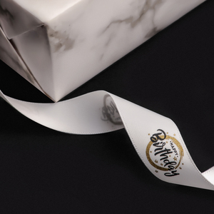 Ruban personnalisé en Satin avec Logo doré en relief pour l'emballage - Product Image 4