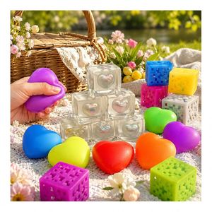 Jouet sensoriel anti-stress en forme de cœur, cube lumineux, boule scintillante, pour enfants et adultes, commande en gros, directement du fabricant - Product Image 3