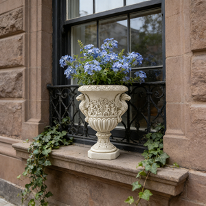 Vaso Urna in Resina con Griffone e Cherubino - Finitura Effetto Pietra, Stile Rinascimentale per Esposizioni in Cabine Rustiche e Patii di Montagna - Product Image 5