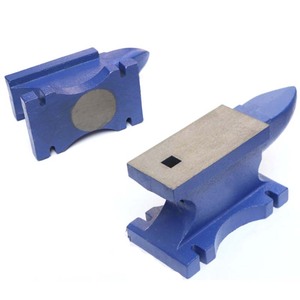 Ensemble d'atelier professionnel en fonte robuste avec enclume à cornes simples pour le travail manuel et le martelage, en acier moulé - Product Image 5