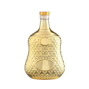 Bouteille à liqueur en verre facetté plaqué or 700 ml - Bouteille à spiritueux de luxe en forme de <span class=keywords><strong>poire</strong></span> pour la <span class=keywords><strong>vodka</strong></span>, le whisky, le brandy avec logo personnalisé - Product Image 1