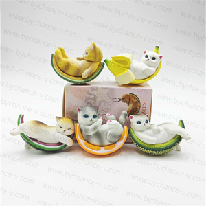 Petit cadeau pour les amoureux des chats Kitty portant sur des tranches de fruits art jouet mignon figurine en plastique jouet restaurant <span class=keywords><strong>Happy</strong></span> Meal promo idée cadeau - Product Image 4