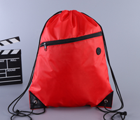 Herbruikbare zachte nylon rugzak met trekkoord en ritsvak, geschikt voor schoenen, school en sport.