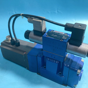 R901225987 4WRKE10W8-50L วาล์วควบคุมทิศทางแบบสัดส่วนพร้อม OBE, ระบบไฮดรอลิกแบบควบคุมด้วยนักบินสำหรับการควบคุมในอุตสาหกรรม - Product Image 6