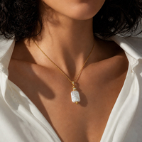 Collar con Colgante de Perla Barroca Opalescente de Agua Dulce con Acentos de Piedras Naturales Multicolores para Regalo, Fiesta de Compromiso, Aniversario